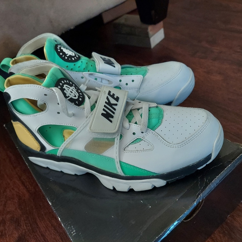Nike air trainer huarache